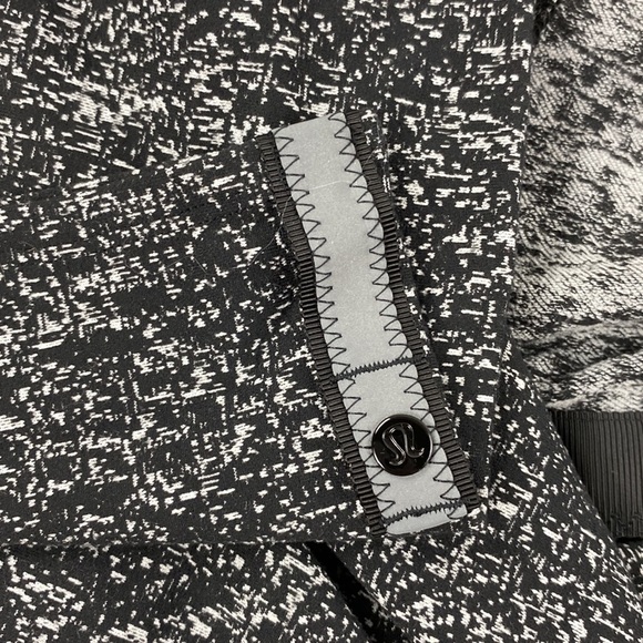 Lululemon Vinyasa Wrap Running Luon Suited Jacquard Black White Black - Picture 3 of 3